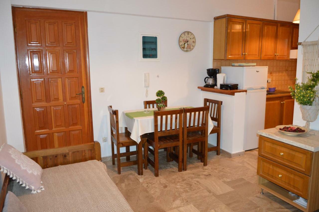 Maria Parameriti Apartments Poros  Exterior photo